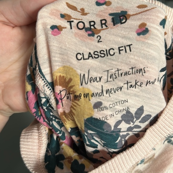 Torrid graphic tee floral butterfly 2X new without tags vintage look music vibes - Picture 3 of 4